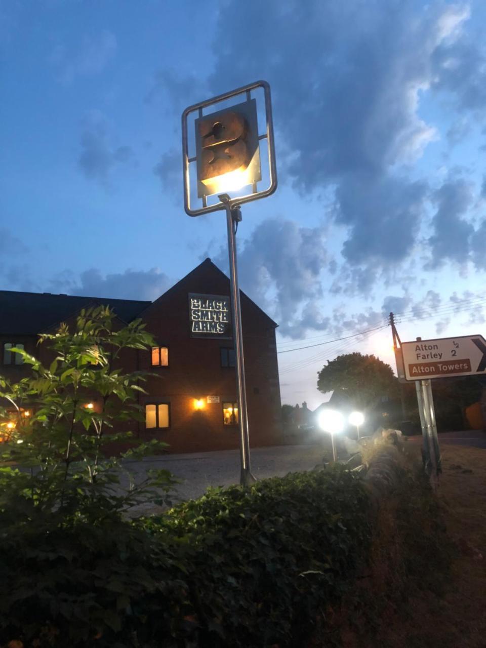 The Blacksmith Arms Bed & Breakfast Alton  Dış mekan fotoğraf