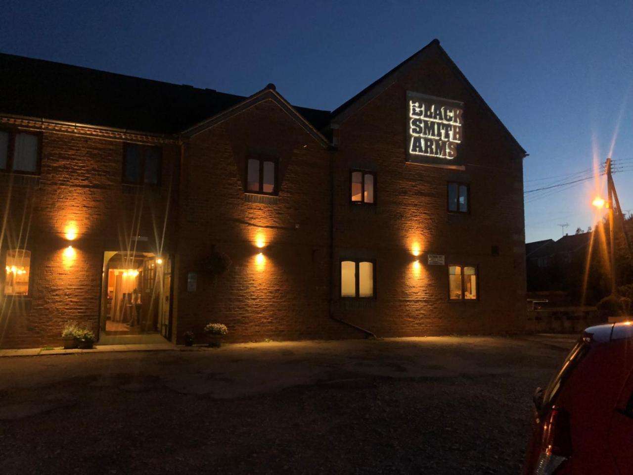 The Blacksmith Arms Bed & Breakfast Alton  Dış mekan fotoğraf