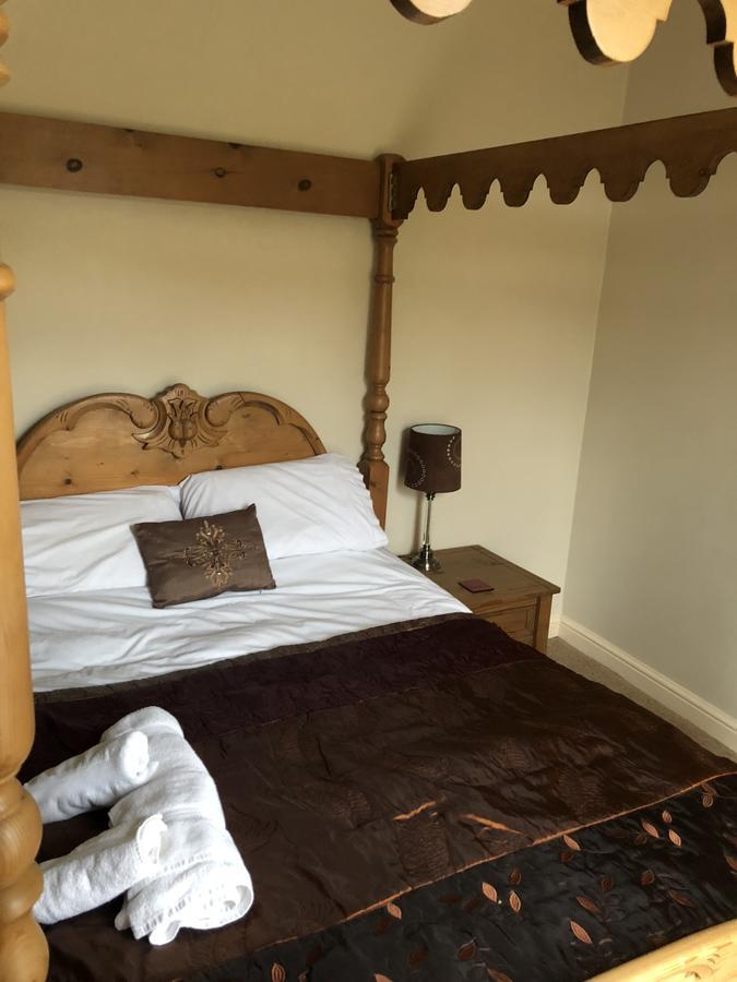 The Blacksmith Arms Bed & Breakfast Alton  Dış mekan fotoğraf